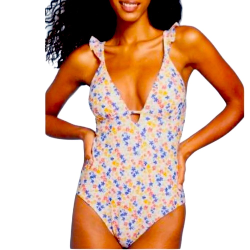 NWT Shade & Shore one piece bathing suit.